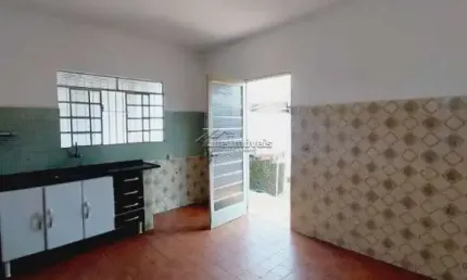 Casa com 2 quartos para alugar na Carolina da Costa R. de Oliveira, 620, Jardim Rosolém, Hortolândia por R$ 1.800