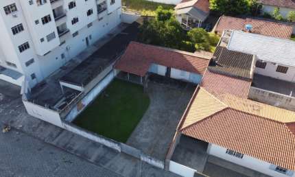 Terreno à venda na Avenida Portugal, 1, Aeroporto, Tubarão