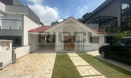 Condominio Aruã - Sobrado à Venda no Condomínio Aruã em Mogi das Cruzes