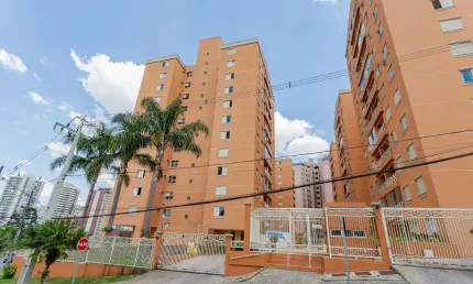 Apartamento com 3 dormitórios para alugar, 75 m² por R$ 3.740/mês - Ahú - Curitiba/PR