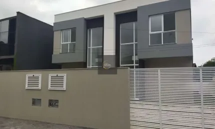 Sobrado geminado com 3 quartos no bairro Ubatuba em São Francisco do Sul-SC