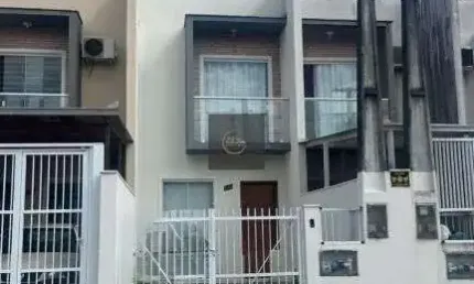 Casa / Sobrado para Venda, no bairro Santa Ctarina em Joinville