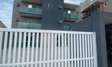 Vende-se luxuoso apartamento  em Itapoá SC. Apenas 400 metros da praia!