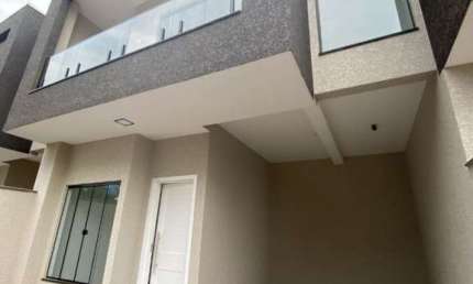 Vende-se sobrado a 300 metros da praia de Itapoá/SC!