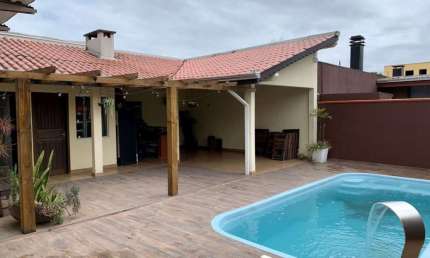 Casa com piscina para locação diária por R$ 1.150,00/dia - Brasília - Itapoá/SC