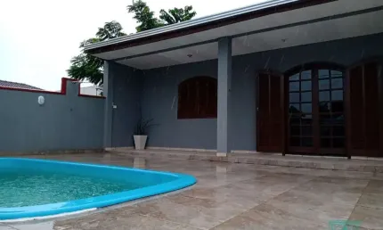 Casa com piscina  - Residencial Príncipe - Itapoá/SC