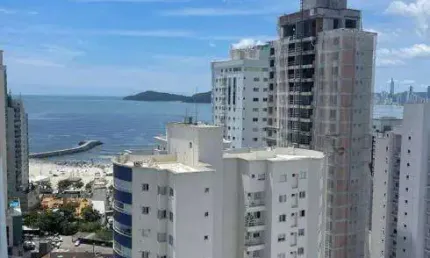 Apartamento com linda vista do mar, finamente mobiliado e equipado