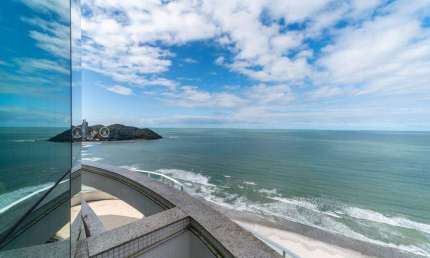 FRENTE MAR FG Novo, andar inteiro, finamente mobiliado no Centro, ao Norte da praia de BC