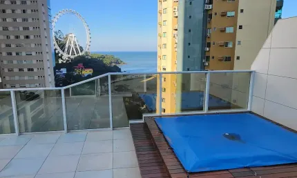 Diferenciado (Garden) quadra mar, novo com vista permanente da orla