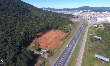 Terreno frente BR 101 marginal leste em Balneário Camboriú