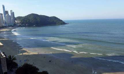 Frente Mar na Barra Norte com 3 quartos + dependência, sacada com churrasqueira a carvão e 2 vagas