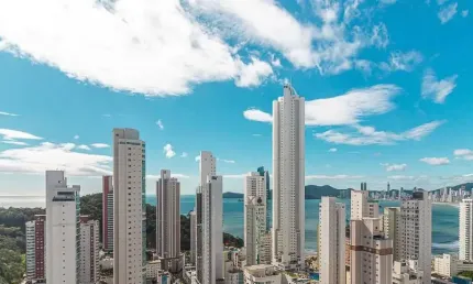 Apartamento no Império das Ondas, com 4 suítes e 3 vagas, financiado sem juros, apenas pela Selic.