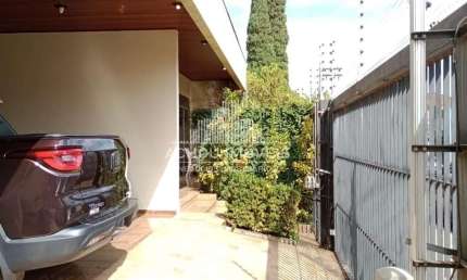 Casa para Venda em Jaboticabal, Centro, 3 dormitórios, 3 suítes, 2 banheiros, 2 vagas