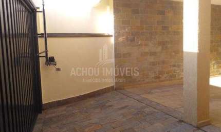 Casa para Venda em Jaboticabal, Aparecida, 3 dormitórios, 1 suíte, 2 banheiros, 2 vagas