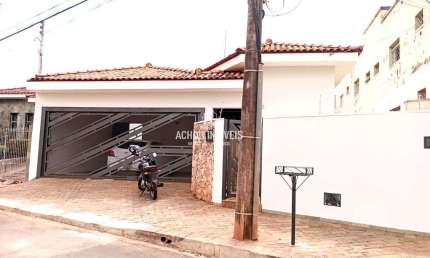 Casa para Locação em Jaboticabal, Aparecida, 3 dormitórios, 1 suíte, 2 banheiros, 2 vagas