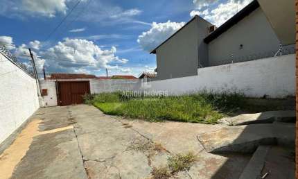 Casa para venda no bairro Jardim Brandi  em Jaboticabal / SP