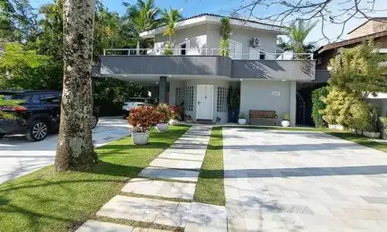 Casas no Litoral para venda em Bertioga no bairro Riviera de São Lourenço