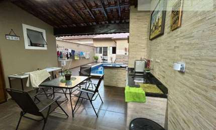 Casas no Litoral para venda em Praia Grande no bairro Vila Guilhermina