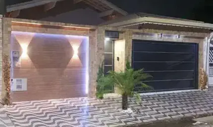 Casas no Litoral para venda em Praia Grande no bairro Vila Caiçara