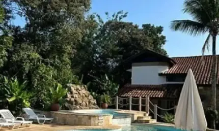 Casas no Litoral para venda em Bertioga no bairro Riviera de São Lourenço