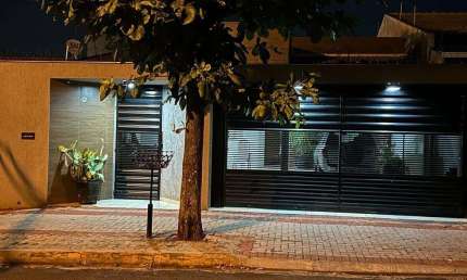 Casa para Venda em Londrina, Jardim Pacaembu, 3 dormitórios, 1 suíte, 2 banheiros, 4 vagas