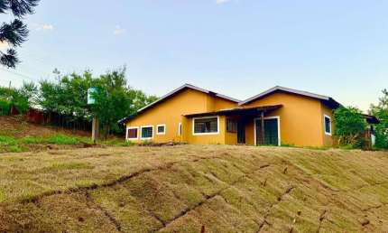 Casa em Condomínio para Venda em Londrina, Área Rural, 3 dormitórios, 2 banheiros, 4 vagas