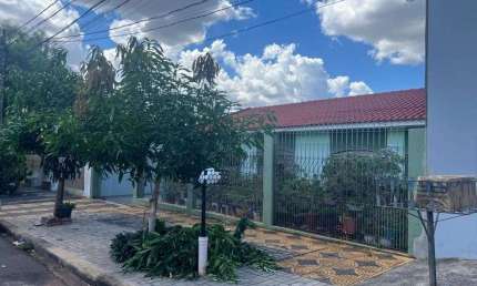 Casa com 4 quartos à venda na Rua Rio Guandu, Conjunto Residencial Branca Vieira, Maringá