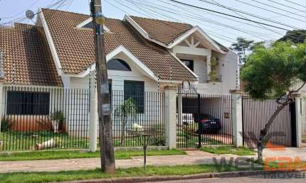 Sobrado à Venda em Maringá: 3 Dormitórios e 320m² por R$1.300.000,00