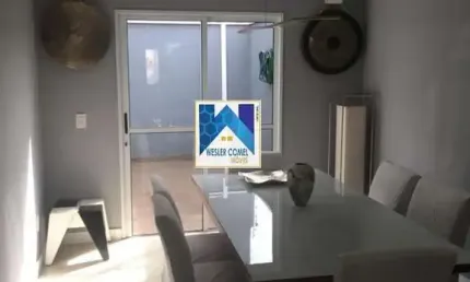 3 dormitórios, sendo 1 suíte, possui 2 banheiros, 2 vagas de garagem, 2 salas, aceita permuta.