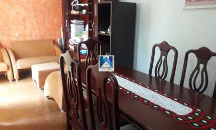 Com 3 dormitórios, sendo 1 suíte, possui 3 banheiros, 2 vagas de garagem, 2 salas, localizado em condomínio.