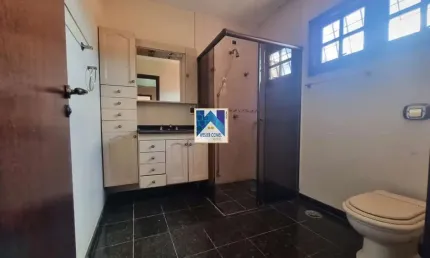 Sobrado Comercial para Locação no bairro VILA OLIVEIRA.
