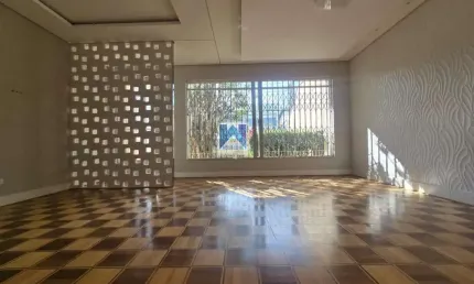 Casa Comercial para locação no bairro Centro, localizado na cidade de Mogi das Cruzes / SP.
