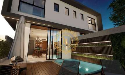 Belíssima Casa com 3 Suítes à venda, 184 m² privativos, Bairro Ariribá - Balneário Camboriú/SC