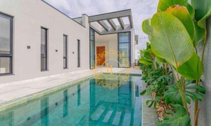 ALTO PADRÃO! Casa com 3 Suítes à venda, 481 m² - Santa Regina - Camboriú/SC