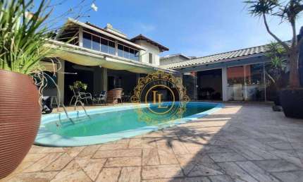 Belíssima Casa com 5 dormitórios à venda, 348 m² privativos na Praia dos Amores - Balneário Camboriú/SC