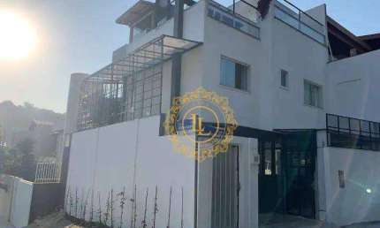 Casa na Praia dos Amores  à venda, 400 m² -  3 suítes com piscina- Itajaí/SC
