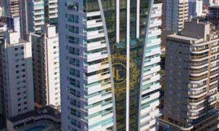 Cobertura Duplex  em Itapema com 417m² privativos, 05 suítes, sendo 02 suítes máster com hidromassagem, elevador priva