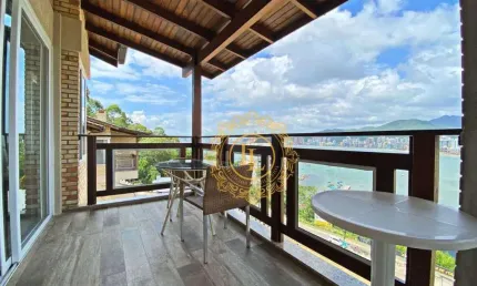 LINDA CASA EM CONDOMÓNIO FECHADO COM VISTA MAR EM ITAPEMA SC