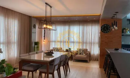 LINDO Apartamento Mobiliado Vista Mar e 04 dormitórios em Meia Praia!
