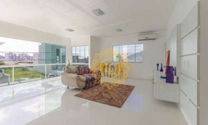 Casa semi mobiliada com 4 dormitórios à venda, Praia dos Amores - Balneário Camboriú/SC