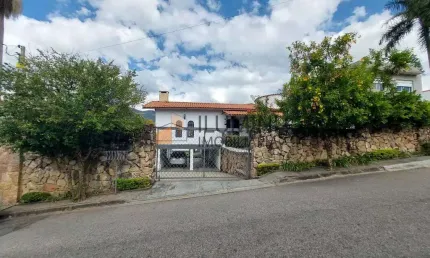 Casa com 4 quartos, Nova Gardênia, Atibaia - R$ 1.89 mi, Cod: 2546