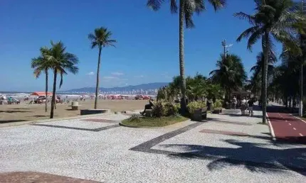 Apartamento 2 dormitórios sendo 1 suite no bairro canto do forte