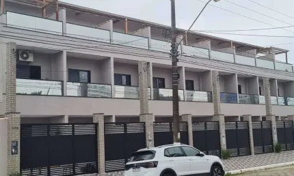 Casa em condomínio à Venda em Balneário Maracanã, Praia Grande - SP