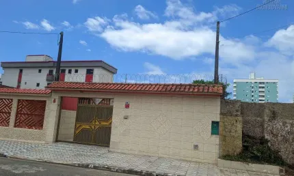 MARAVILHOSA CASA COM AREA GOURMET E PISCINA VISTA MAR.