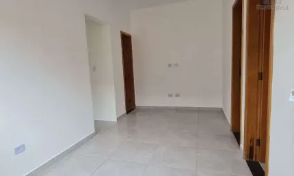 Imperdível: Casa de Condomínio Térrea à Venda no Jardim Melvi, Praia Grande/SP!