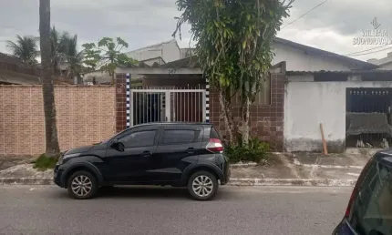 Casa em praia grande, na vila tupi, 2 dormitórios e área construída de 93,7 m².