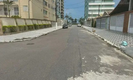 Asa térrea 5 dormitórios sendo 1suíte no bairro imperador