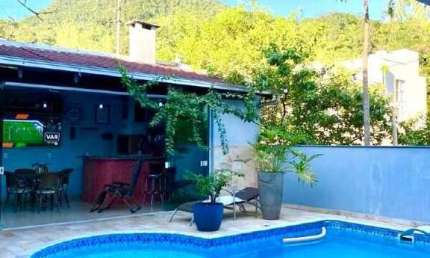 Ampla casa a venda, com 4 quartos, sendo 01 suíte, no bairrro Baependi, Jaraguá do Sul