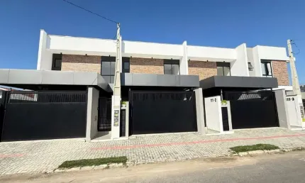 Geminado à Venda em Jaraguá do Sul com 3 suítes - Amizade