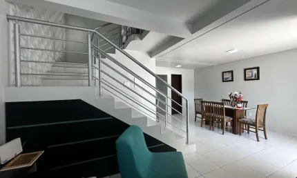 Casa a venda, com 03 quartos, sendo 01 suíte no Bairro Amizade, Jaraguá do Sul